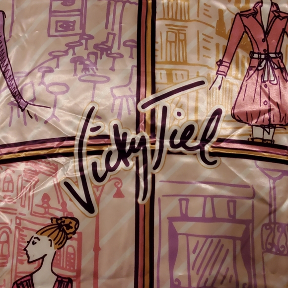 Vicky Tiel Scarf 35×35 - Picture 2 of 3